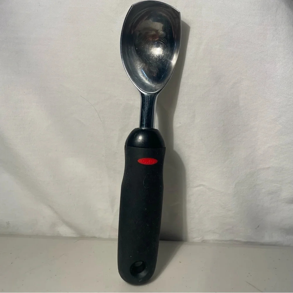 OXO Softwork Stainless Steel Ice Cream Scoop w/ Black Handle & flat edge  100GW